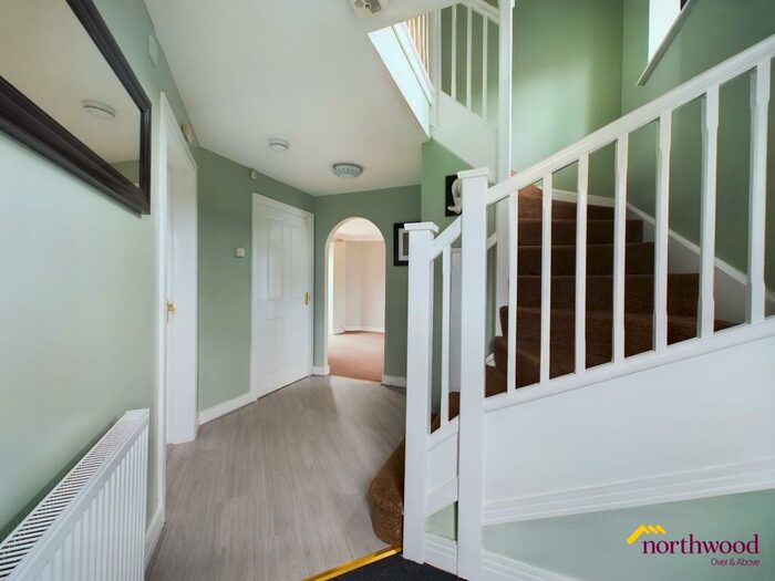 3 Bedroom Town House To Rent In Hartshill Road, Hartshill, ST4