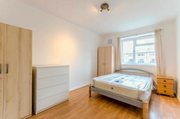 2 Bedroom Flat To Rent In New North Road, Islington, London, N1