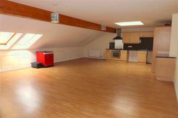 2 Bedroom Flat To Rent In Windermere Court, Leigh, WN7