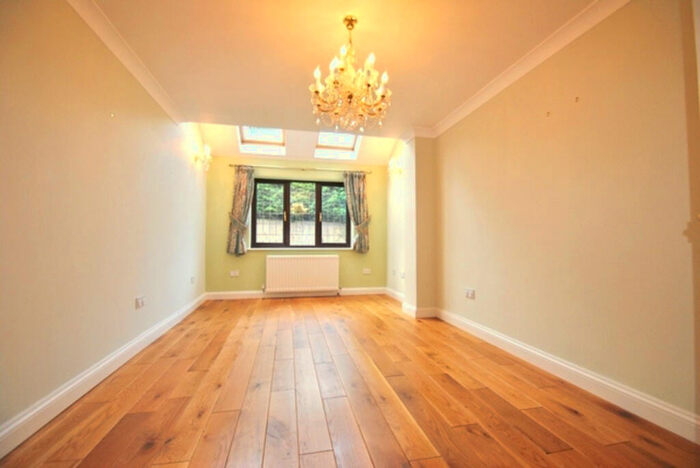 5 Bedroom Detached House To Rent In Berkeley, Letchworth Garden City, SG6