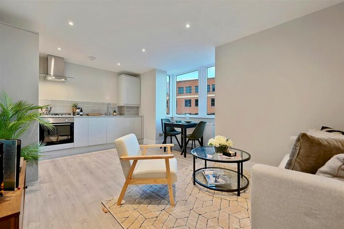 1 Bedroom Flat To Rent In Bellfield Road, High Wycombe, HP13