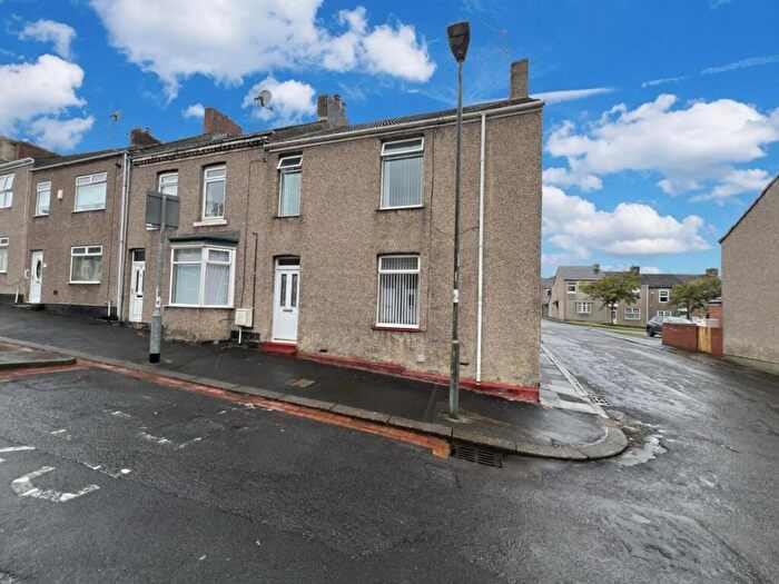 3 Bedroom End Of Terrace House For Sale In Half Moon Lane, Spennymoor, DL16
