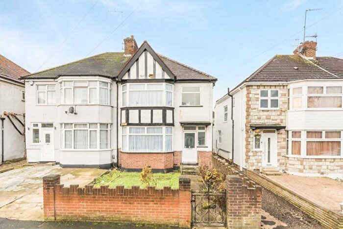 3 Bedroom Semi Detached House For Sale In Evelyn Avenue, London, NW9