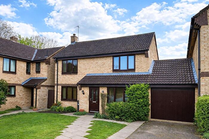 3 Bedroom Link Detached House For Sale In Booker Avenue, Bradwell Common, Milton Keynes, MK13