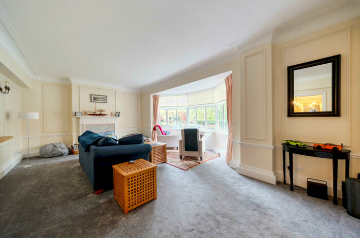 5 Bedroom Apartment To Rent In Eton Avenue, Belsize Park, London, NW3