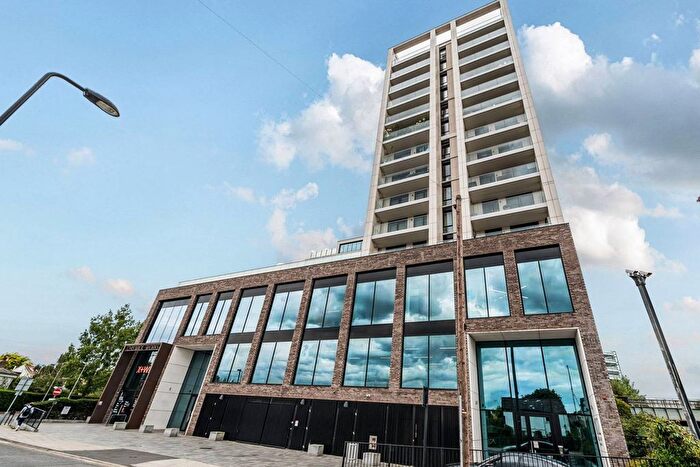 2 Bedroom Flat To Rent In Bollo Lane, Chiswick, London, W4