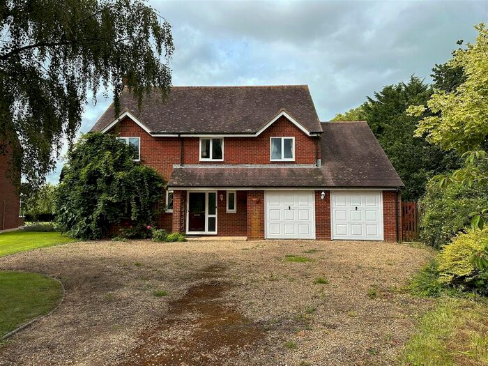 4 Bedroom Detached House For Sale In Lydlinch, Sturminster Newton, DT10