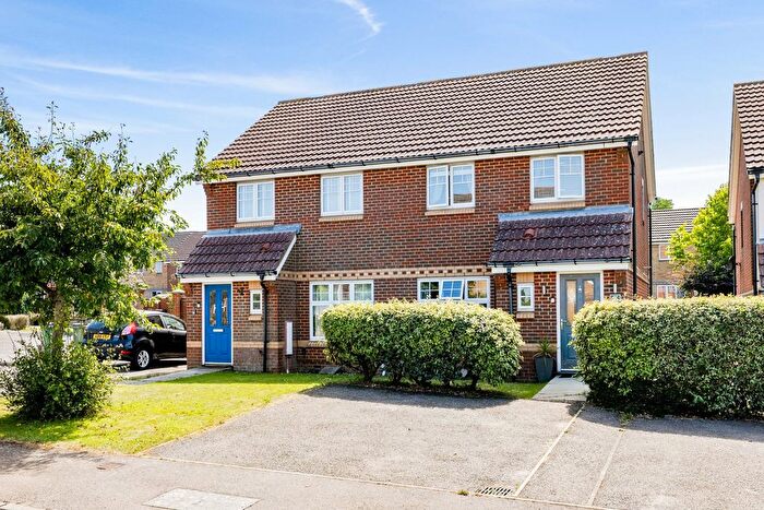 3 Bedroom Semi Detached House For Sale In Kirton Close, Hawkinge, Folkestone, CT18