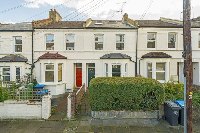 2 Bedroom Flat For Sale In Cowdrey Road, Wimbledon, SW19