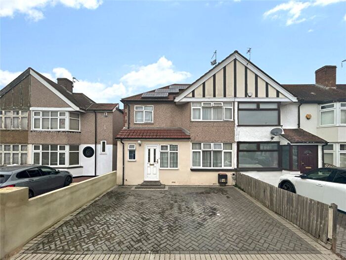 4 Bedroom End Of Terrace House For Sale In Ramillies Road, Sidcup, Kent, DA15