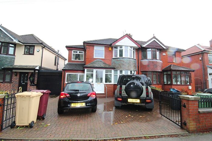 4 Bedroom Semi-Detached House For Sale In Long Lane, Breightmet, Bolton, BL2