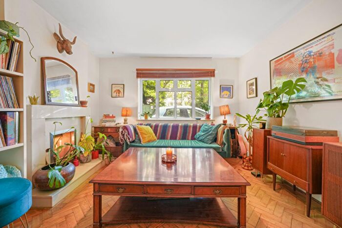 2 Bedroom Flat To Rent In Shepherds Hill, Highgate, London, N6