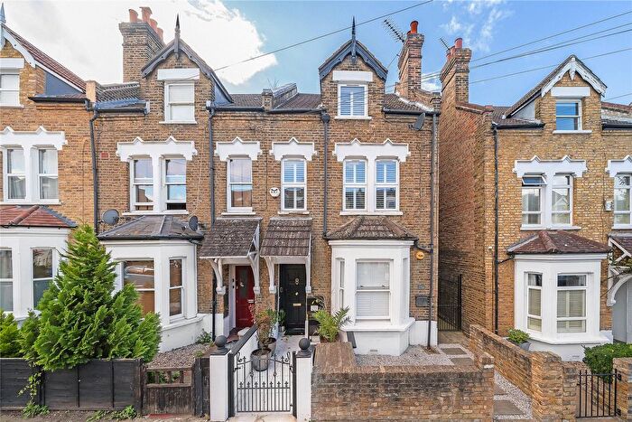 3 Bedroom Flat For Sale In Dempster Road, Wandsworth, London, SW18