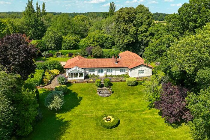 4 Bedroom Detached House For Sale In Buckland Common, Tring, HP23