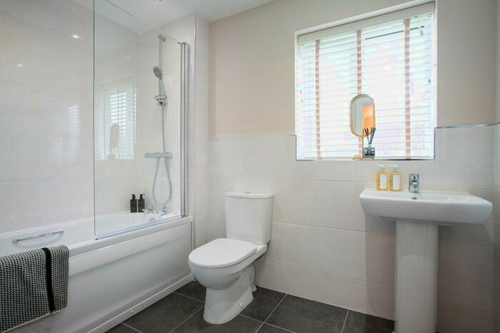 4 Bedroom Detached House For Sale In Cwrt Sirhowy Cwm Gelli Blackwood, NP12