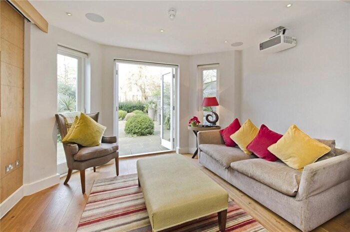 5 Bedroom Detached House To Rent In Elgin Crescent, London, W11