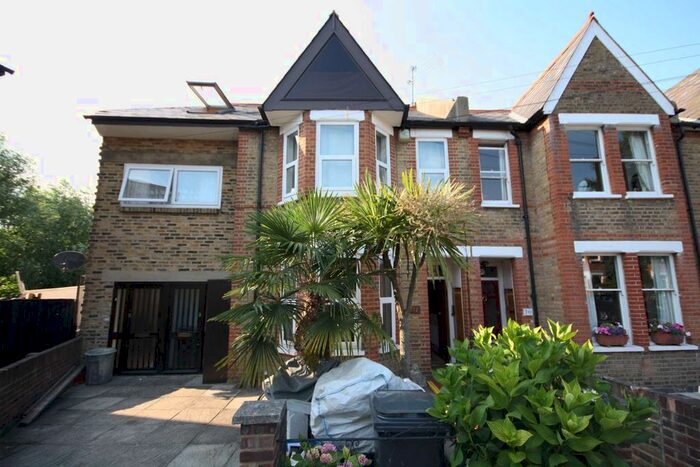 1 Bedroom Flat To Rent In Gordon Avenue, St Margarets, Twickenham, TW1