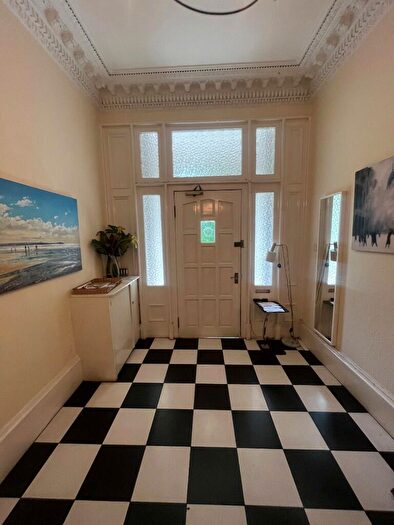 1 Bedroom Flat To Rent In Queens Park Avenue, Glasgow, G42