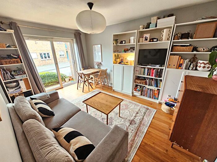 2 Bedroom Flat To Rent In Quainton Road, Waddesdon, Aylesbury, HP18