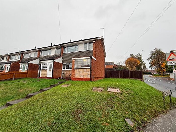 3 Bedroom End Of Terrace House For Sale In Penfields Road, Stourbridge, DY8