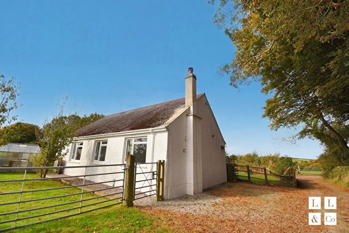 3 Bedroom Bungalow To Rent In St. Blazey, Par, PL24
