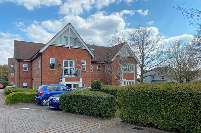 2 Bedroom Flat For Sale In Paxton Court, Locks Road, SO31