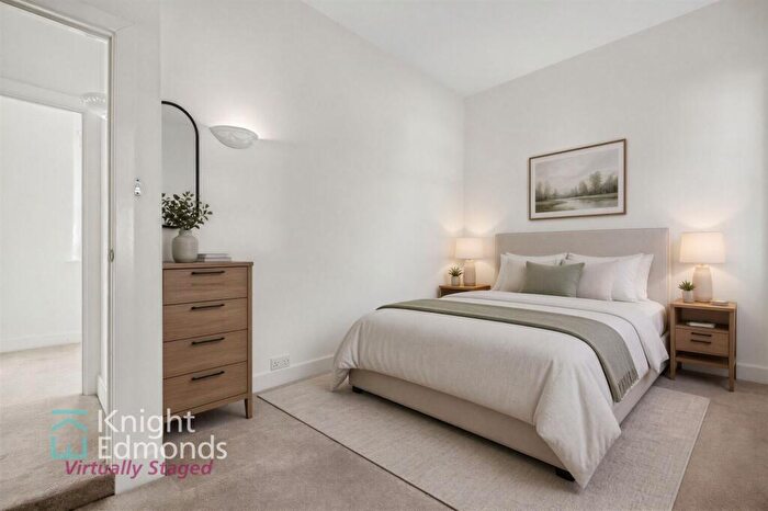 2 Bedroom Flat For Sale In Queens House, Fennel Close, Maidstone, ME16