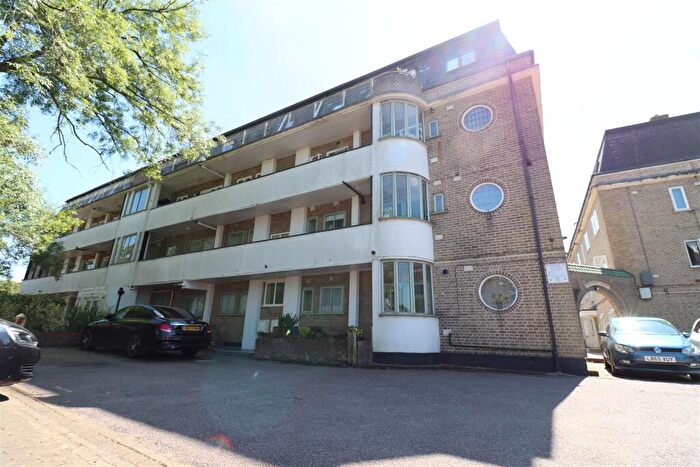 2 Bedroom Flat For Sale In Stonegrove, Edgware, HA8