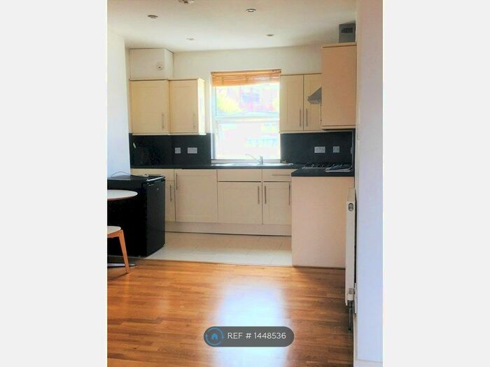 Studio To Rent In Hinton Road, London, SE24