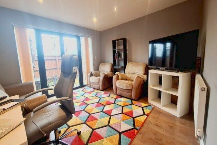 2 Bedroom Property To Rent In - Whippendell Road, Watford, WD18