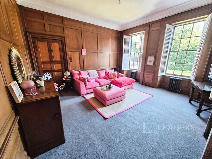 2 Bedroom Apartment For Sale In St Marys Gate, Derby, Derbyshire, DE1