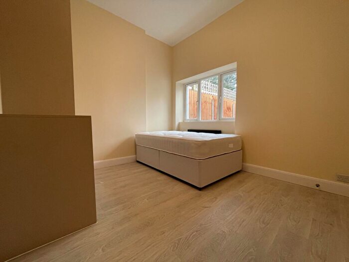Studio To Rent In Chichele Road, Cricklewood, NW2