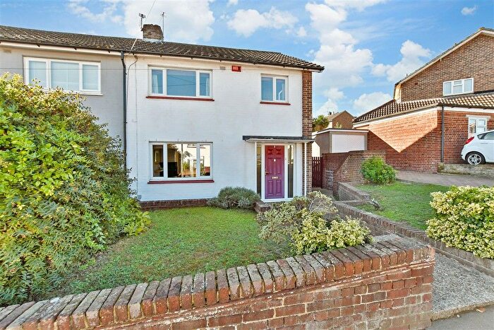3 Bedroom Semi-Detached House For Sale In Widgeon Road, Rochester, Kent, ME2