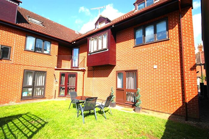 1 Bedroom Flat To Rent In Leas Road, Guildford, GU1