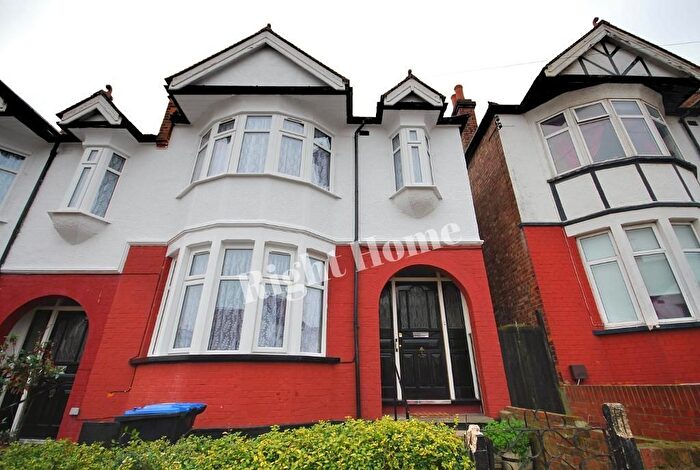 4 Bedroom Terraced House To Rent In Dagmar Avenue, Wembley, HA9