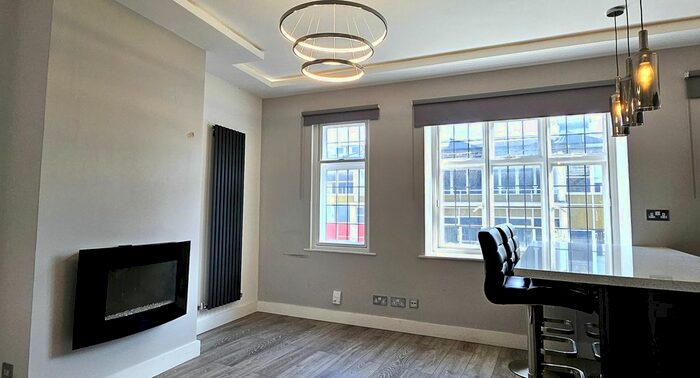 1 Bedroom Flat To Rent In Market Square, Bromley, BR1