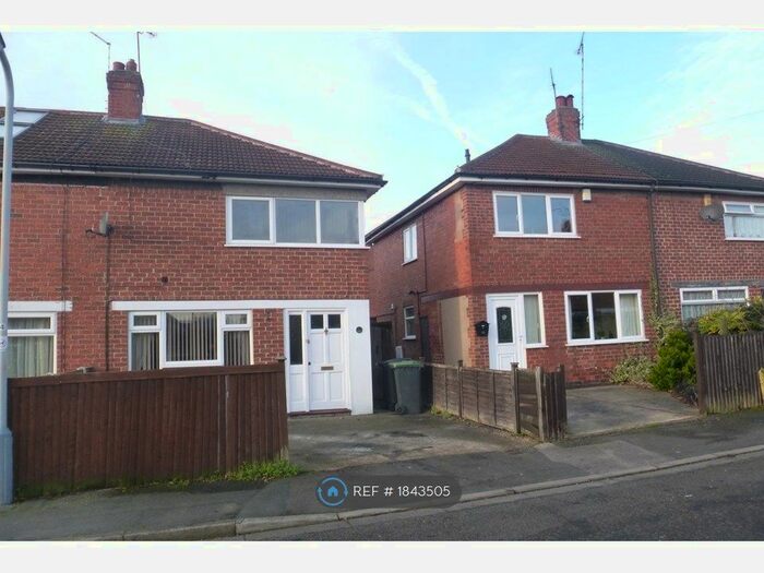 3 Bedroom Semi-Detached House To Rent In Mottram Road, Nottingham, NG9