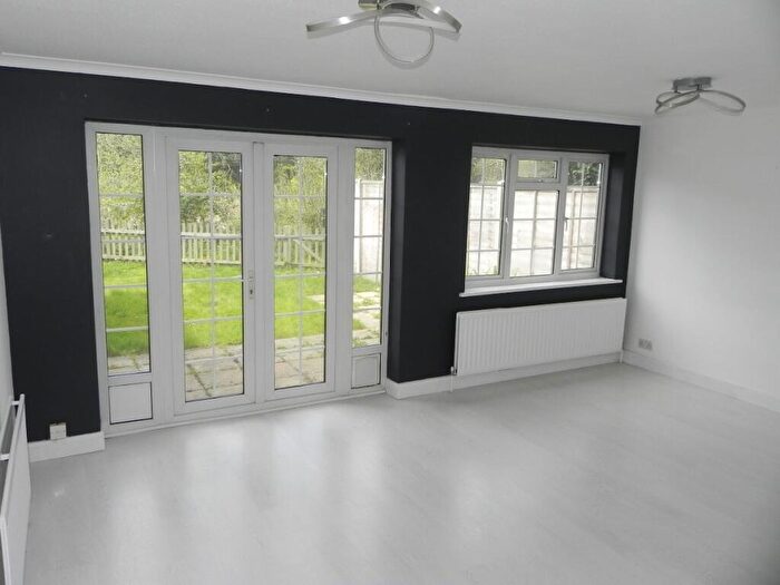 3 Bedroom Terraced House To Rent In Regalfield Close, Guildford, GU2