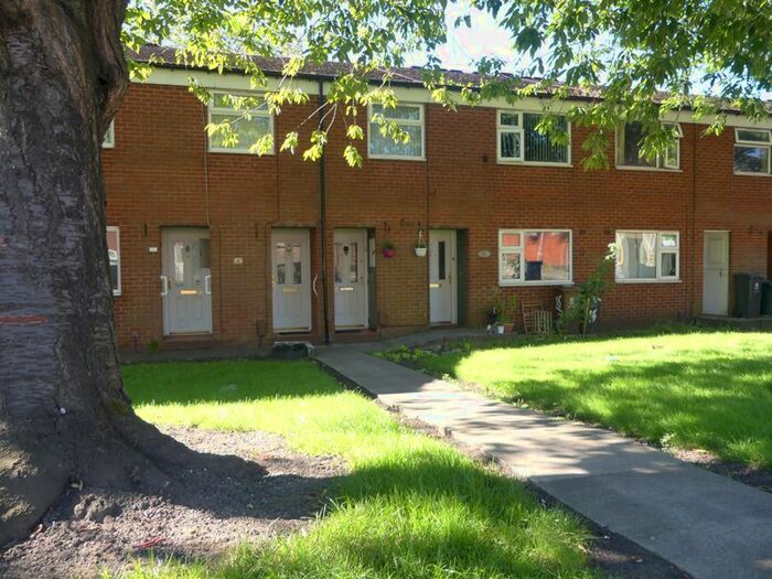 2 Bedroom Property To Rent In Block Lane, Chadderton, Oldham, OL9