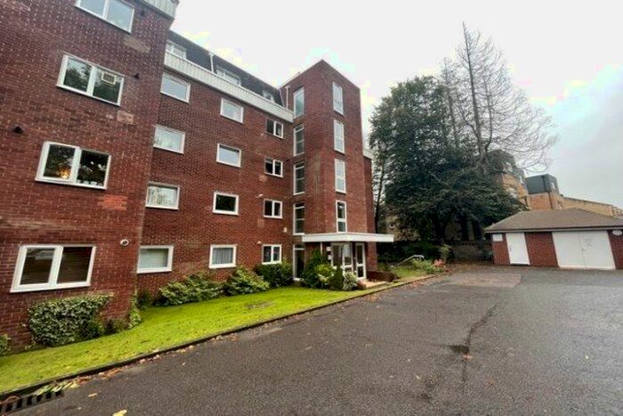 2 Bedroom Flat To Rent In Branksome Wood Road, Bournemouth BH4
