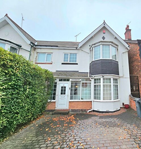 3 Bedroom Semi-Detached House For Sale In Wheelwright Road, Birmingham, B24