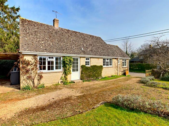 3 Bedroom Bungalow For Sale In High Street, Lyneham, Chipping Norton, OX7