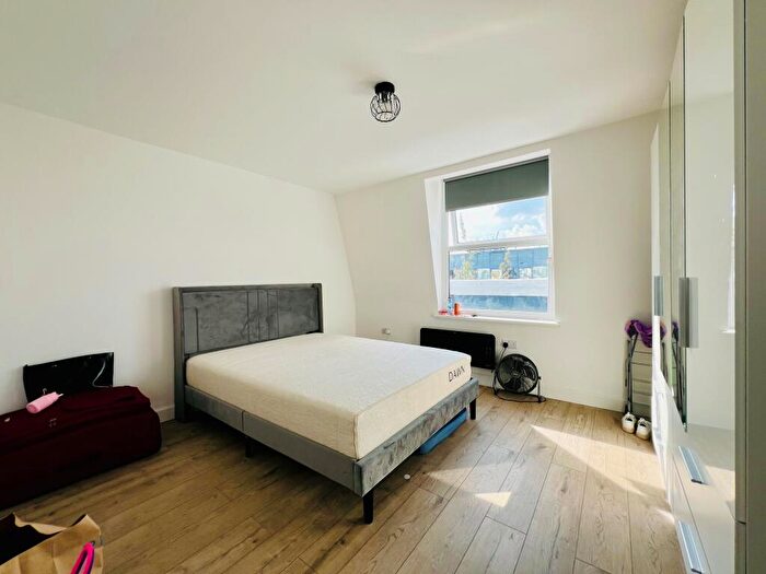 1 Bedroom Flat To Rent In Holloway Road, Holloway, N7