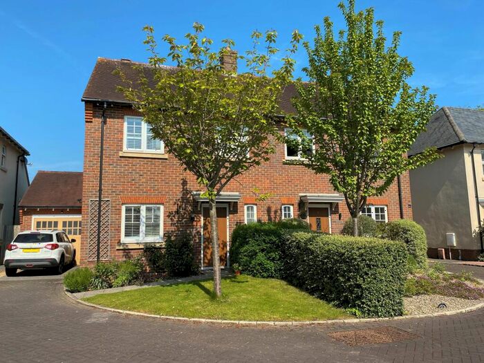 3 Bedroom Semi-Detached House For Sale In Oakford Park, Halnaker, PO18