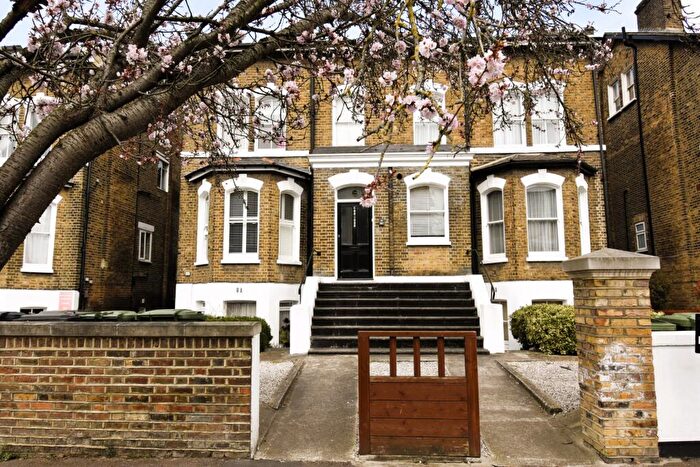 2 Bedroom Flat To Rent In Southbrook Road, London, SE12