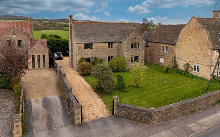 4 Bedroom Detached House For Sale In Bath Road, Atworth, Melksham, SN12