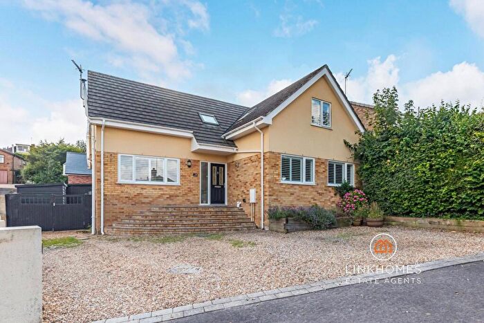 4 Bedroom Detached House For Sale In Viewside Close, Corfe Mullen, Wimborne, BH21