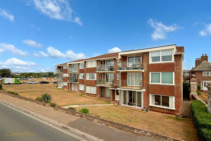 2 Bedroom Flat For Sale In Sea Road, Rustington, BN16