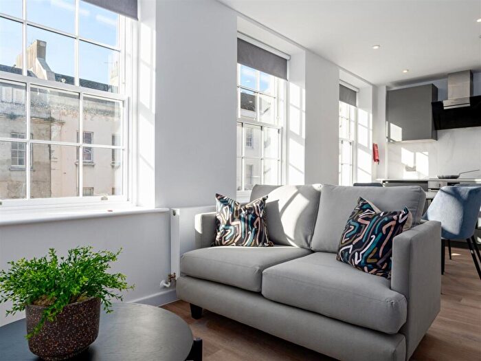2 Bedroom Flat To Rent In Park Street, Bristol, BS1
