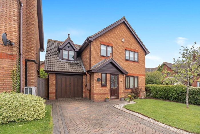 4 Bedroom Detached House For Sale In Woburn Close Banbury, OX16